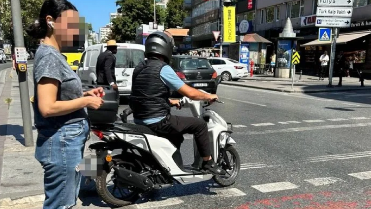 Foto - Motosikletler trafiği felç etti! Motosikletliler hiçbir kural tanımıyor mu?