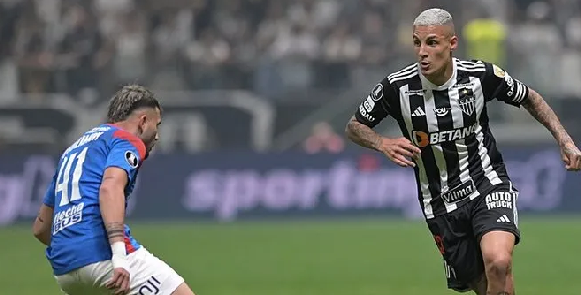 Mourinho devreye girdi ve bomba her an patlayabilir! Sol bek sorunu çözülecek mi?