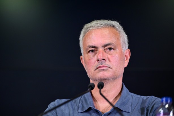Mourinho kara kara düşünüyor! Savunmaları delik deşik eden bir isimdi oysa: Mou’ya geri adım attırdı: Onay verdi…