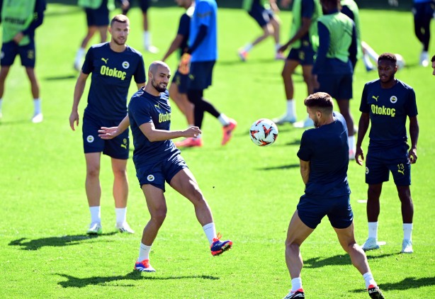 Foto - Mourinho, Milli yıldızın başını mı yiyecek? Fenerbahçe’yi ayağa kaldıracak gelişme: Bunu da mı görecektik…