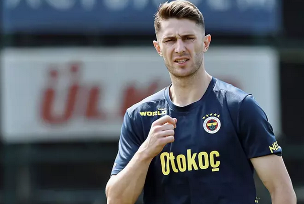 Mourinho, Milli yıldızın başını mı yiyecek? Fenerbahçe’yi ayağa kaldıracak gelişme: Bunu da mı görecektik…