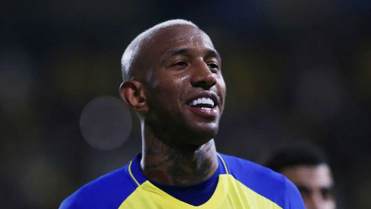 Mourinho sonunda masaya yumruğunu vurdu! Ya gelsin ya da bitirin! Bu sefer kırmızı alarm…