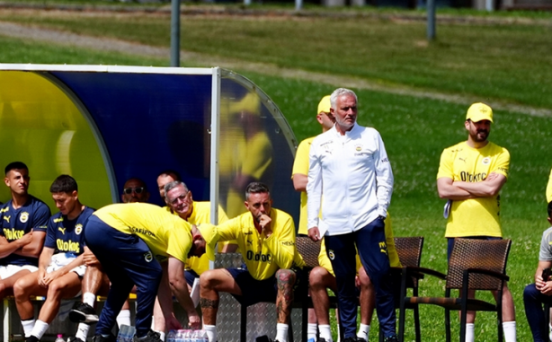 Mourinho yine yaptı yapacağını! İlk maçında bakın kimler gol attı!..