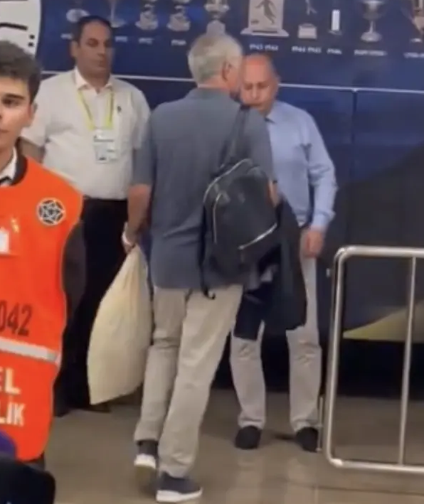 Foto - Mourinho yolcu sanki! Bir ilk yaşandı: Tarih vererek duyurdular… Asla göz ardı edilmemeli!