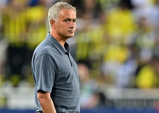 Foto - Mourinho yolcu sanki! Bir ilk yaşandı: Tarih vererek duyurdular… Asla göz ardı edilmemeli!