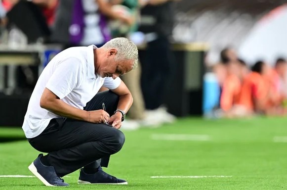 Mourinho'dan 8 isme çizik: Hemen yollanmalarını istedi!