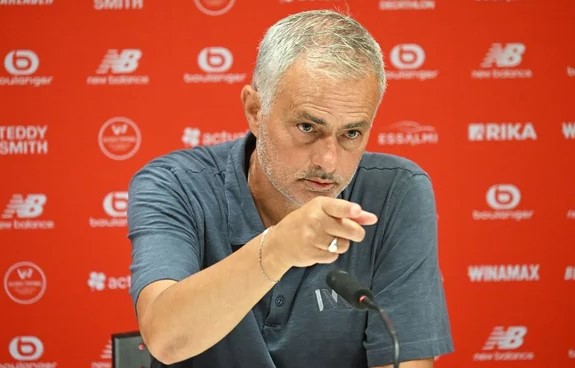 Foto - Mourinho'dan 8 isme çizik: Hemen yollanmalarını istedi!