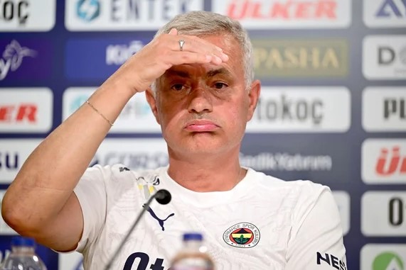 Foto - Mourinho'dan 8 isme çizik: Hemen yollanmalarını istedi!