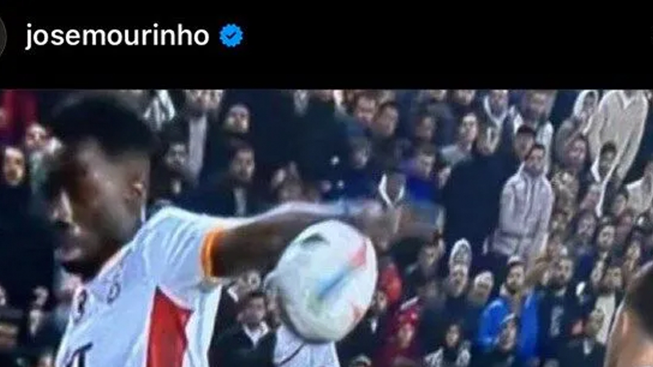 Foto - Mourinho'dan Galatasaray'a 'hentbol' göndermesi! Haksız da değil doğrusu… Göz göre göre VAR çağırmadı ki…