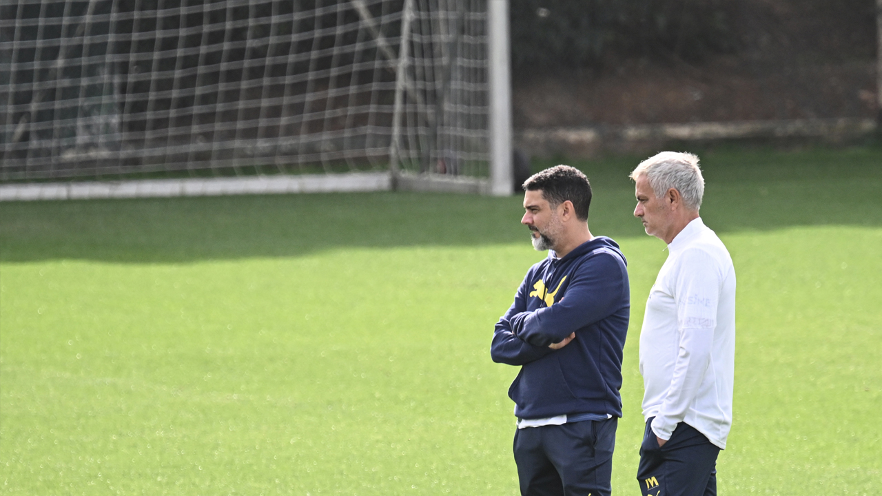 Mourinho’dan şaşırtan savunma geldi: Transferler yandı bitti! Yine yeniden başlıyor Portekizli…