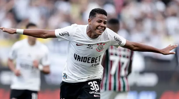 Foto - Mourinho’nun ısrarla istediği oyuncudan iyi haber! Sıcak bakıyor