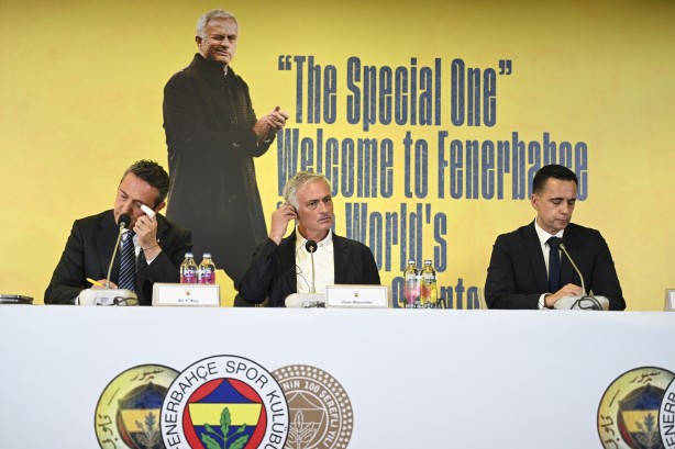 Mourinho'nun istemediği kalmadı! Ali Koç'tan Mourinho'ya golcü hediyesi! Gol kralları Fenerbahçe'yi şampiyon yapacak