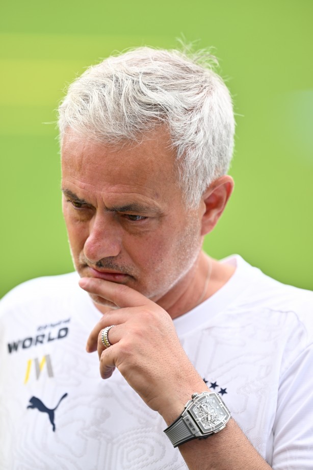 Foto - Mourinho'nun sinirleri bozuldu! Portekizli fabrika ayarlarına geri döndü! Geldiğinde çok sakindi ama… 