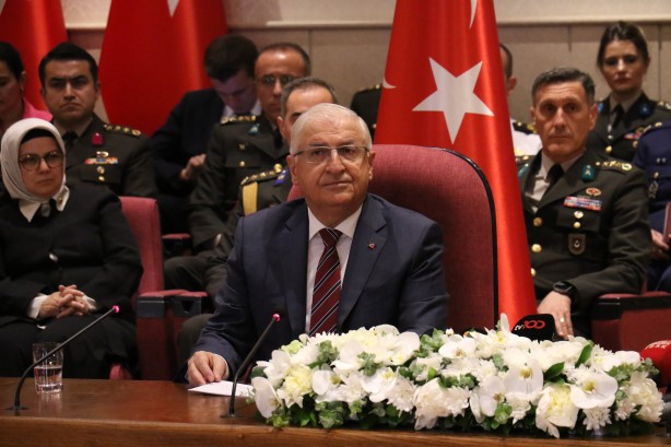 Foto - MSB'de bayrak değişimi!