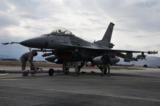 Foto - MSB'den F-16 paylaşımı! Hız kesmeden sürüyor