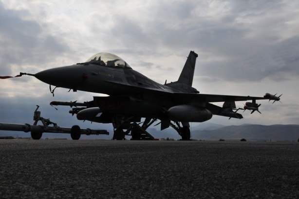 Foto - MSB'den F-16 paylaşımı! Hız kesmeden sürüyor