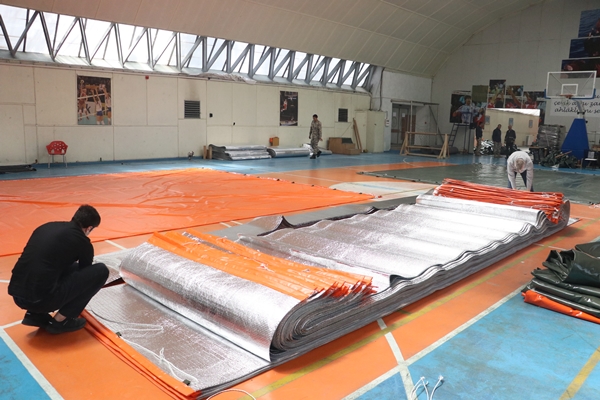 Foto - MSB'nin paraşüt üreten çalışanları depremzedeler için kolları sıvadı