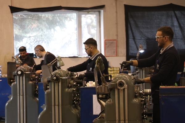 Foto - MSB'nin paraşüt üreten çalışanları depremzedeler için kolları sıvadı