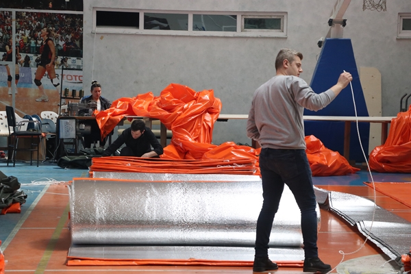 Foto - MSB'nin paraşüt üreten çalışanları depremzedeler için kolları sıvadı