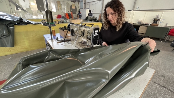 Foto - MSB'nin paraşüt üreten çalışanları depremzedeler için kolları sıvadı