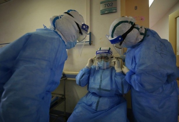 Foto - Mücadele ekibinin başındaki Çinli doktordan 'koronavirüs' itirafı: Yönetim yalan söyledi