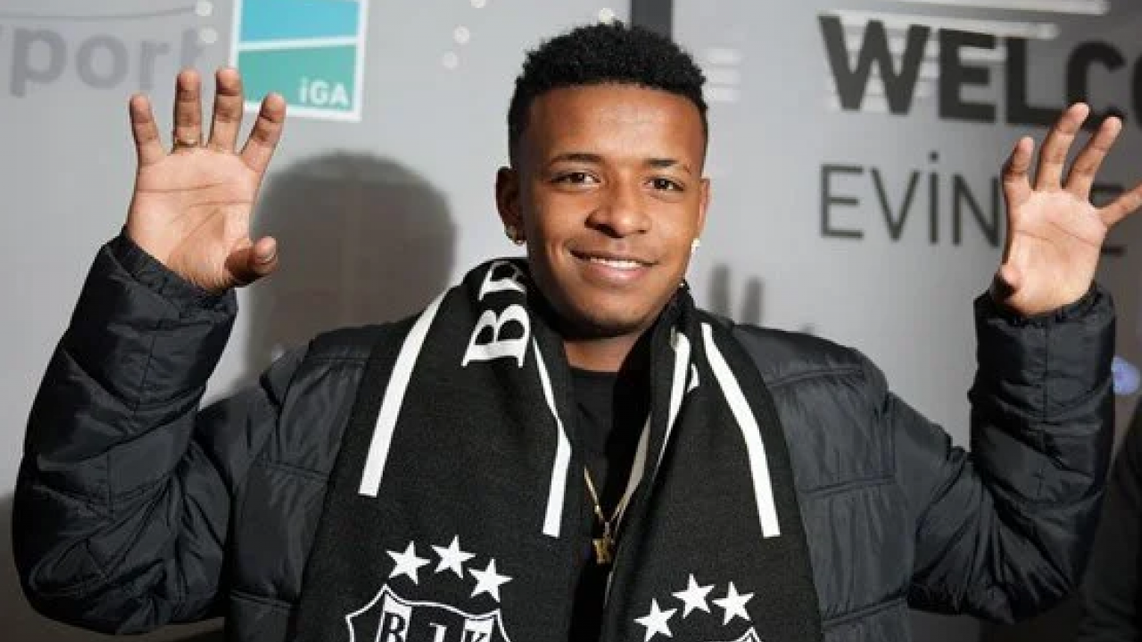 Foto - Muci'yi paylaştı: Beşiktaş'a veda etmedi! Sen kendini ne zannediyon be çocuk!