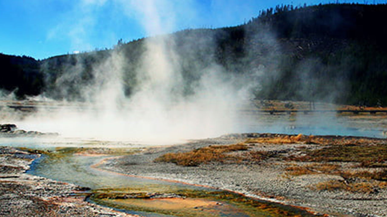 Foto - Mucur'da beyaz petrol fışkırmak üzere