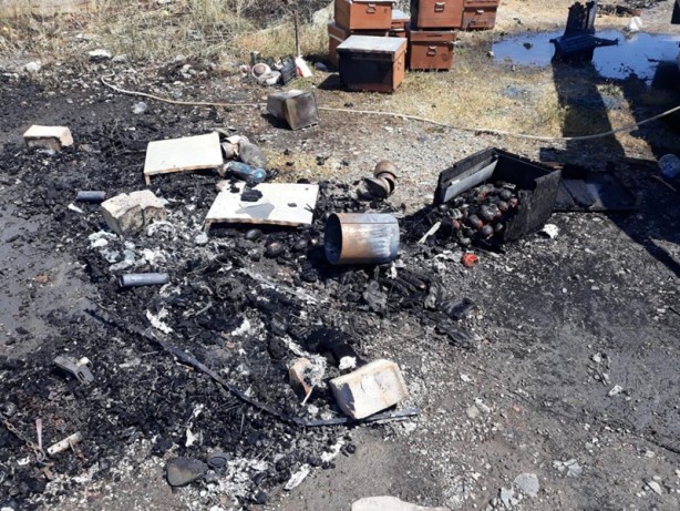 Muğla'da bir araçta yangın! Arı kovanları zarar gördü