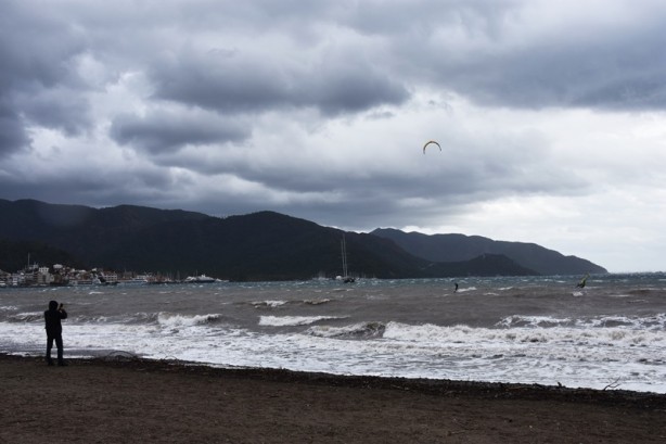 Foto - Muğla'da fırtına! Dev dalgaların etkisi altında kaldılar