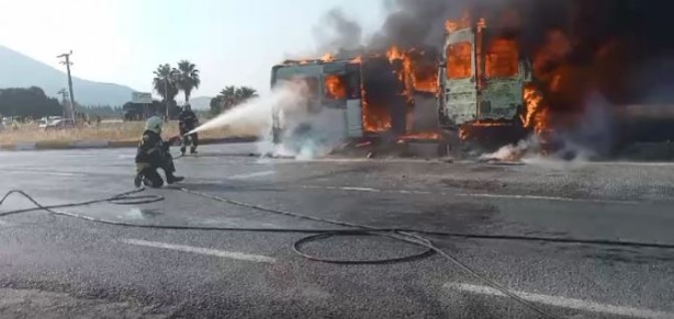 Foto - Muğla'da iki minibüs çarpıştı! Çok sayıda yaralı var