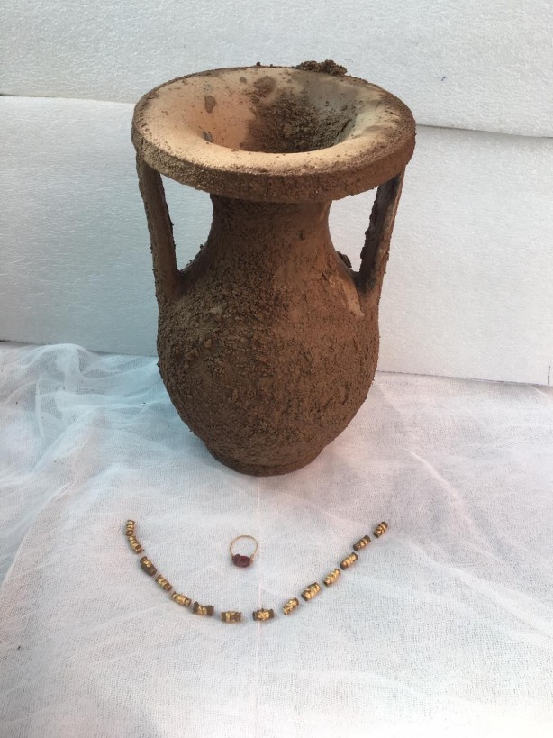 Foto - Muğla'daki kazıda 15 mezar ve tarihi eserler bulundu!