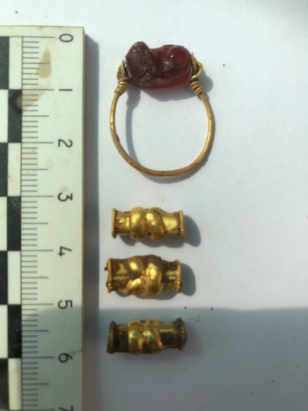 Foto - Muğla'daki kazıda 15 mezar ve tarihi eserler bulundu!