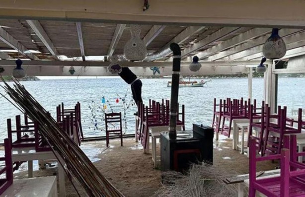 Foto - Muğla’nın Bodrum ilçesinde hayat felç oldu! Tekneler battı, yangın çıktı