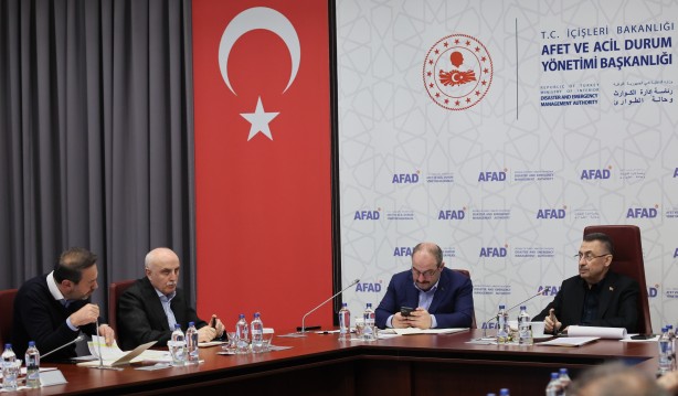 Foto - Muhalefet koltuk kavgasıyla gündeminden düşürdü, iktidar çalışıyor!