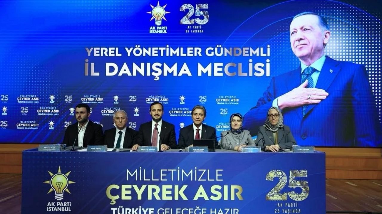 Foto - Muhalefet partilerinde kan kaybı! AK Parti'den İstanbul'da rozet şovu
