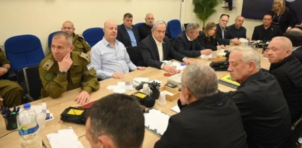 Foto - Mühimmatı tükenen İsrail taktik değiştirdi! ‘Az saldırı çok ölüm’