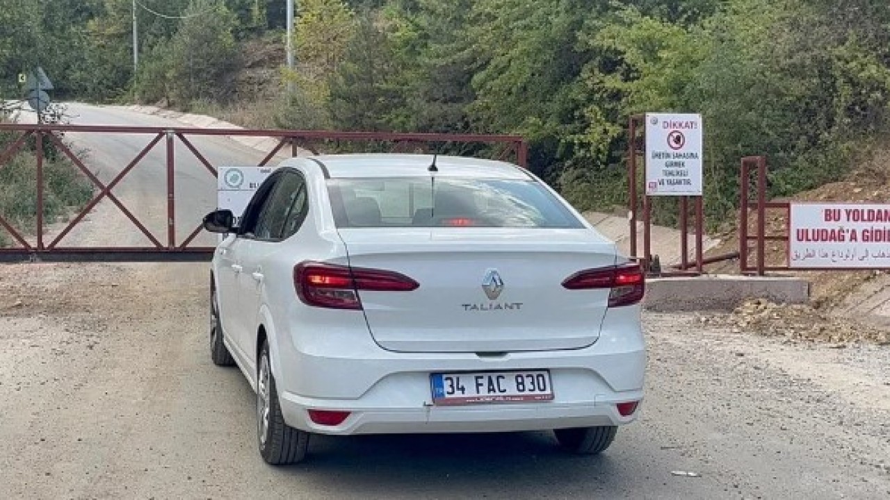 Foto - Muhtardan dikkat çeken çözüm! Mahalle girişine sürgülü kapı taktırdı