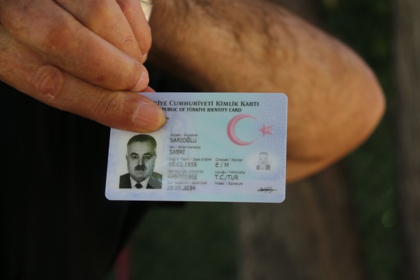 Foto - Muhtarın ismini gören telefona sarılıyor