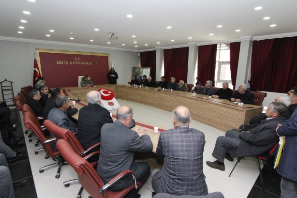Foto - Muhtarlardan deprem bölgesi 85 bin TL yardım