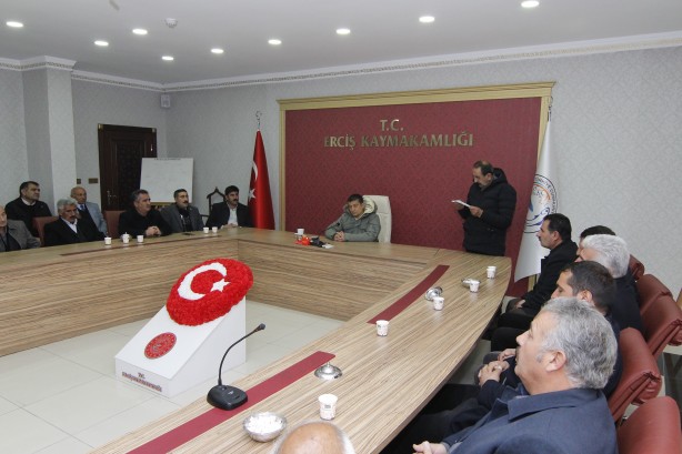 Foto - Muhtarlardan deprem bölgesi 85 bin TL yardım