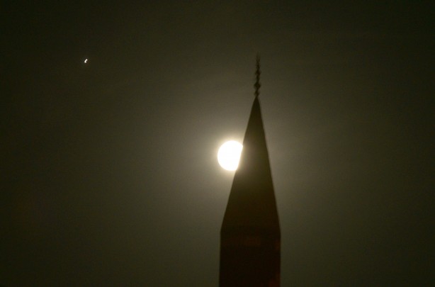 Foto - Muhteşem görüntü! Van Gölü semalarından yükselen dolunay hayran bıraktı