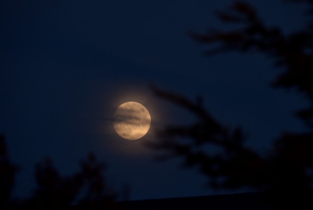 Foto - Muhteşem görüntü! Van Gölü semalarından yükselen dolunay hayran bıraktı