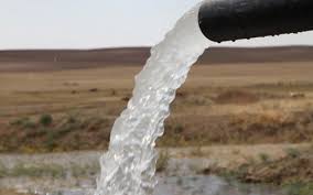 Foto - Bir ilimizde yerin 400 metre altında devasa bir su kaynağına ulaşıldı! Yerin altından fışkırıyor