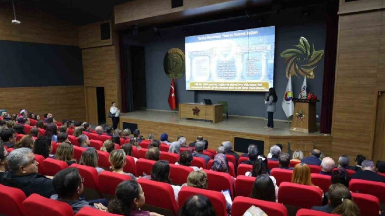 Foto - Mukaddes tepe, Fransız ajanı sapıktan arındırılsın: Pierre Loti Tepesi'nin adı İdris-i Bitlisi olsun