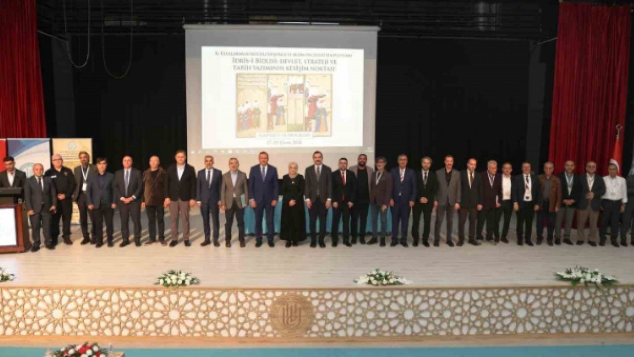 Foto - Mukaddes tepe, Fransız ajanı sapıktan arındırılsın: Pierre Loti Tepesi'nin adı İdris-i Bitlisi olsun