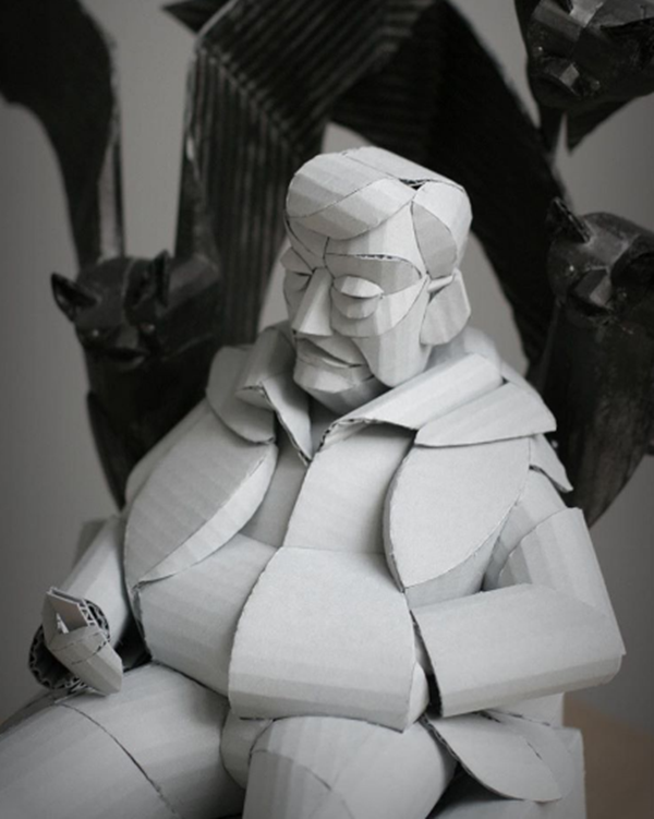 Foto - Mukavvadan yaptığı kostümlerle fenomen oldu!