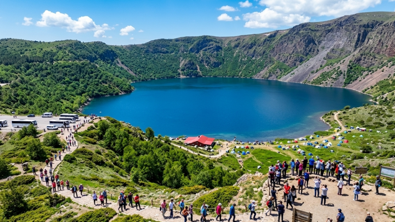 Mükemmeliyet ödüllü doğa harikası: Nemrut Kalderası’nda turizm sezonu açıldı