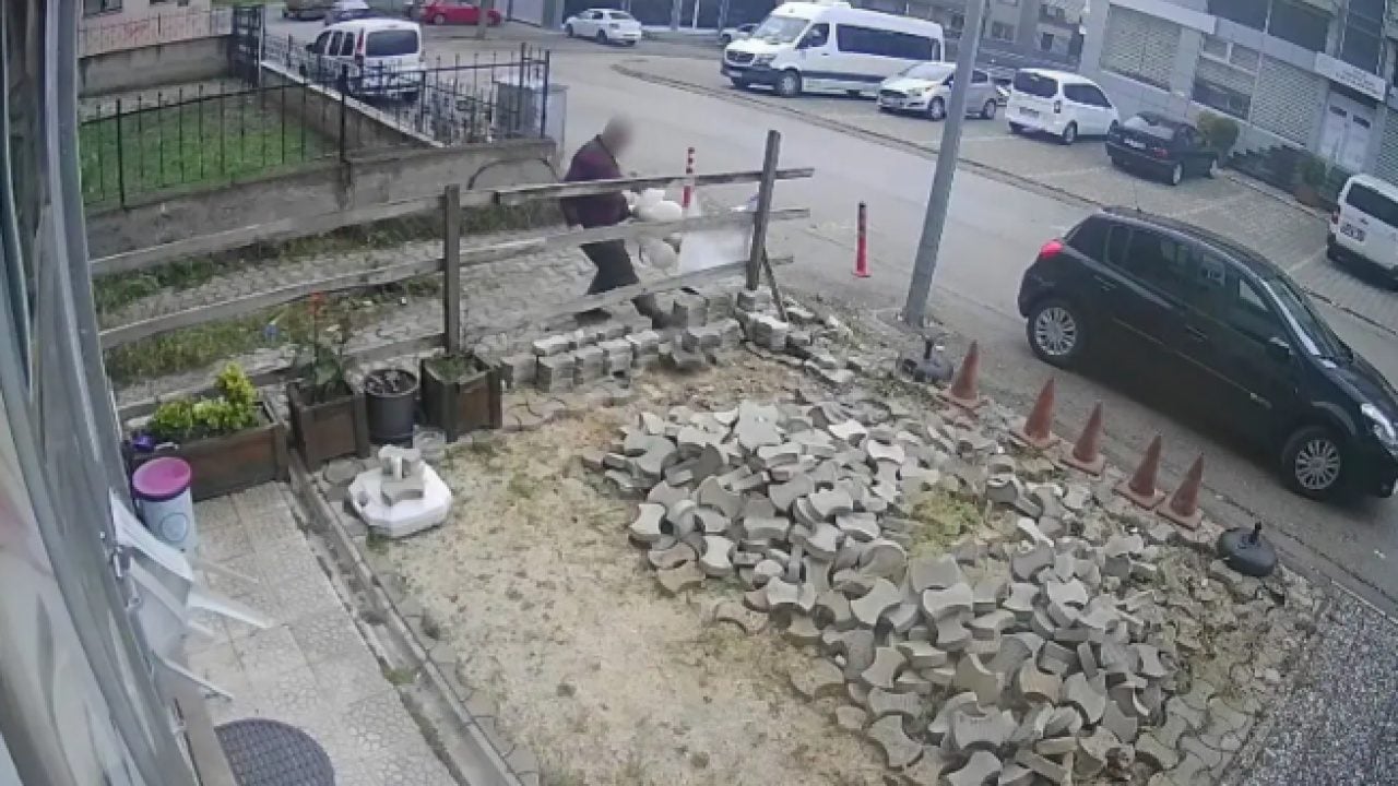 Foto - Mülk sahibi canından bezdirdi: 'Sürekli bizi taciz ediyor!'