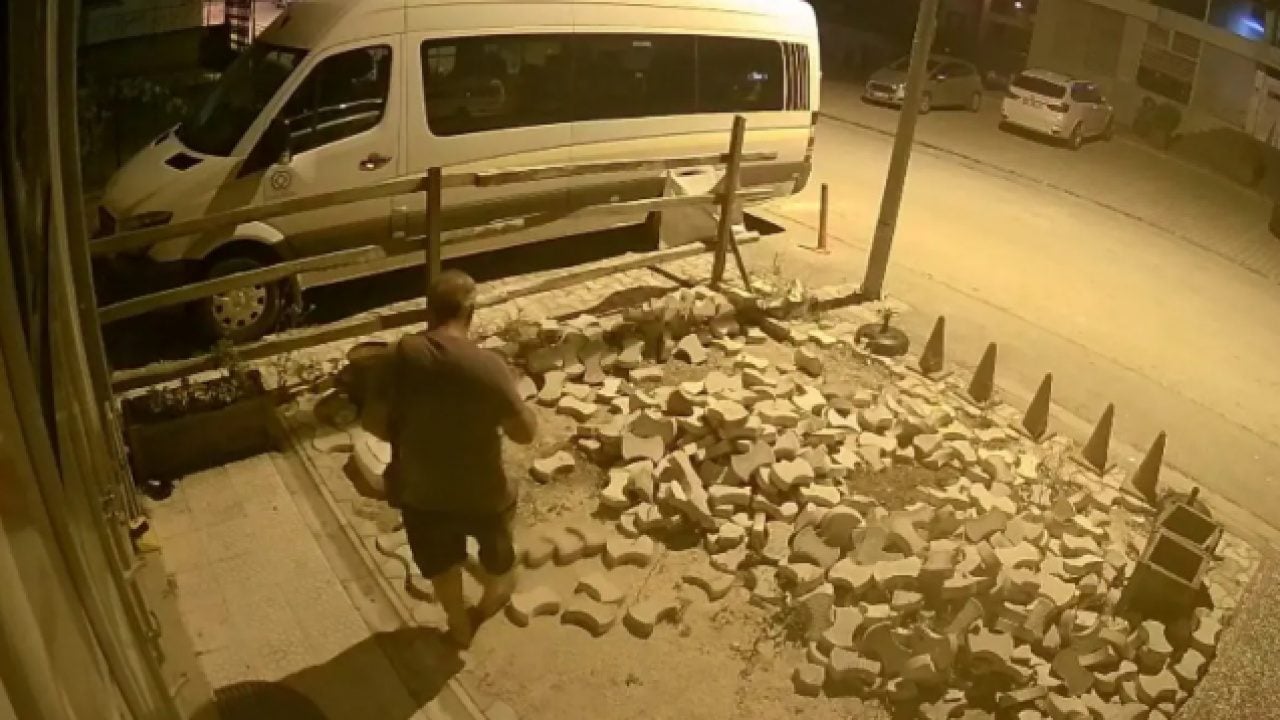 Mülk sahibi canından bezdirdi: 'Sürekli bizi taciz ediyor!'