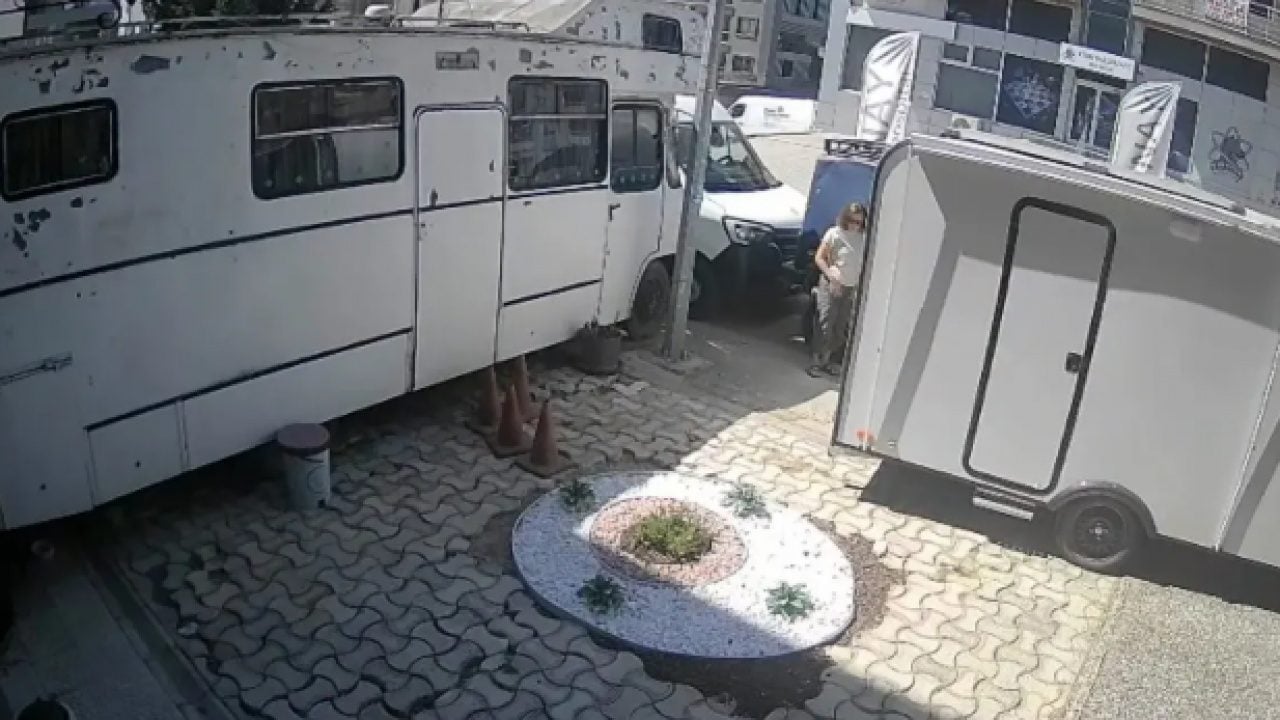 Foto - Mülk sahibi canından bezdirdi: 'Sürekli bizi taciz ediyor!'